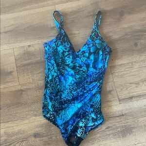 MiracleSuit Oceanus Women’s Swimsuit Size 14